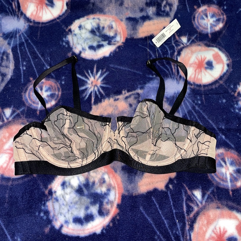 34A Soma Bra embroidered unlined black/hush NWT